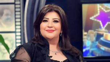 الفنانة رشا فؤاد 