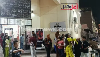 إقبال جماهيري على "سينما الشعب" بقصر ثقافة نجع حمادي