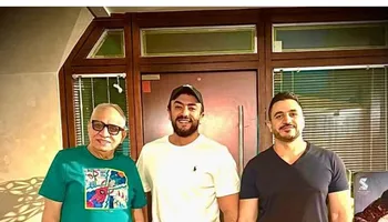 العوضي مع أحمد المنتج أحمد السبكي والمخرج كريم السبكي 