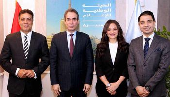 أحمد المسلماني ومحمود يوسف و أحمد نجيب وولاء غانم. 