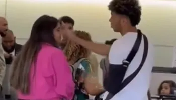 إمام عاشور رفقة زوجته 
