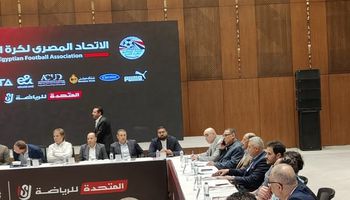 مؤتمر اتحاد الكرة مع الأندية