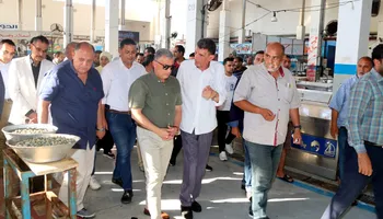 محافظ الإسماعيلية يتفقد سوق السمك 