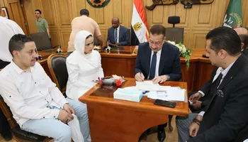 محافظ المنوفية وكيلا لعروس يتيمه 