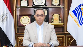 الدكتور خالد عبدالحليم محافظ قنا 