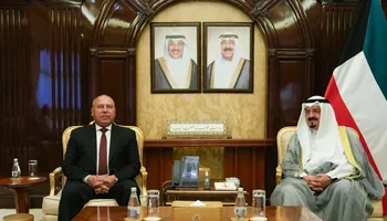 وزير الصناعة والنقل اثناء لقاءه  الشيخ أحمد عبد الله الأحمد الصباح، رئيس مجلس وزراء دولة الكويت