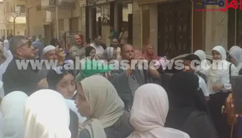 احتفالات طالبات الثانوية الأزهرية علمي بانتهاء الامتحانات 
