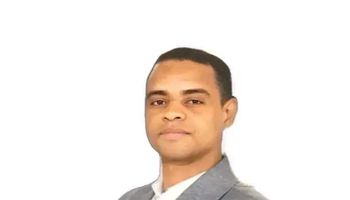 الكاتب الصحفي محمد أبو العيون 