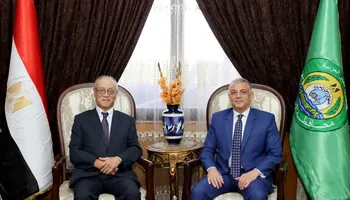 محافظ الإسماعيلية وسفير اليابان 