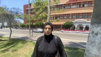 ولية أمر أمام احدى لجان الثانوية العامة ببورسعيد: حرام عليكم …مش فاضل الا الاحياء ها نودى ولادنا كليات ايه