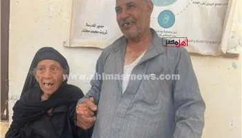 مشاركة مسنة في الانتخابات 