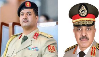 الفريق أحمد خليفة وخالد حفتر 
