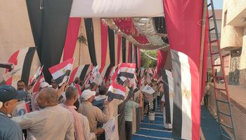 الآلاف يتوافدون علي لجان الانتخابات بالإسماعيلية  