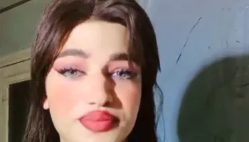 المتهم منتحل صفة أنثي