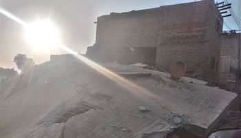 المنزل المنهار
