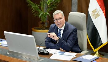 المهندس كريم بدوي وزير البترول والثروة المعدنية 