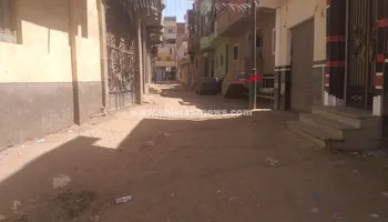 خلو الشوارع من المواطنين بسبب حرارة الجو 