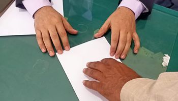 طريقة برايل للمكفوفين 