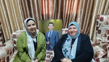 والدة الشهيد عمر القاضي 