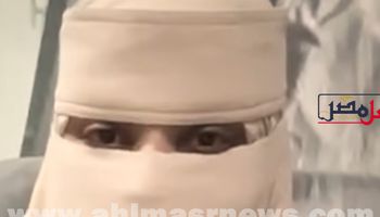 والدة الطفلة