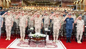 وزير الدفاع  ومقاتلي المنطقة الشمالية العسكرية