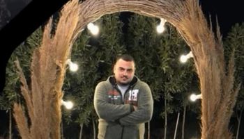الشاب