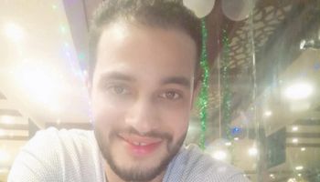 الشاب المتوفى 