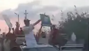 جانب من موكب زفاف الشاب