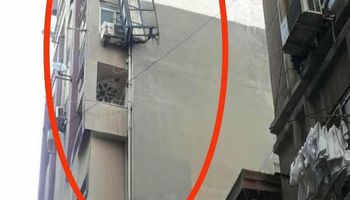وفاة عامل وإصابة آخر سقطا من أعلى سقالة
