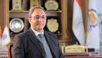 الدكتور خالد عبدالحليم محافظ قنا 