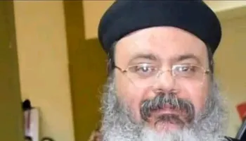 الكاهن 