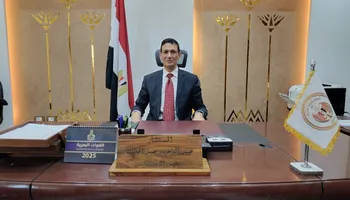 رئيس اللجنة 
