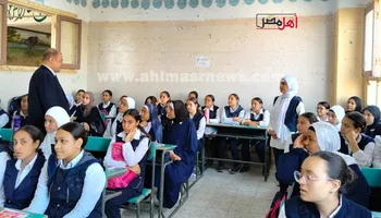 اثناء متابعة وكيل الوزارة لإدارة نقادة 