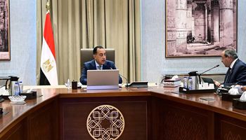  الوزراء يتابع مع محافظ بورسعيد عددًا من المشروعات الاستثمارية الجاري تنفيذها في المحافظة
