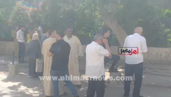 تجمع أنصار المرشحين لانتخابات مجلس النواب أمام محكمة كفر الشيخ 