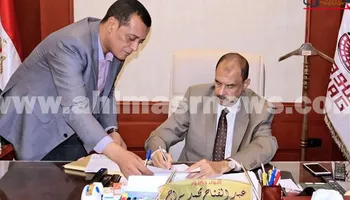 جانب من التوقيع للاعتماد 