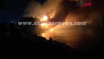 جانب من الحريق 