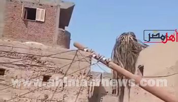 عمود الإنارة المنهار 