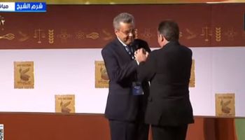 مصر تتسلم رئاسة منظمة الإنتوساي 