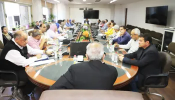 اجتماع رئيس شركة الصرف الصحي 