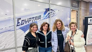 إلهام شاهين برفقة نجمات الفن 