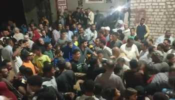 تزاحم الأهالى 