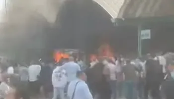 تفحم سيارة أجرة بالموقف الجديد