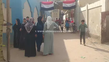 جانب من إقبال السيدات على اللجان الانتخابية للإدلاء بأصواتهن في الانتخابات 