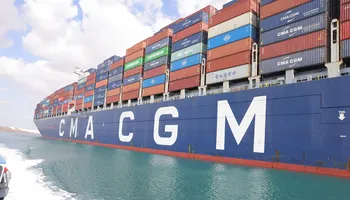 جانب من العبور بقناة السويس   