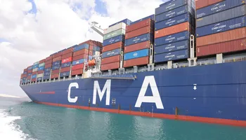 جانب من العبور بقناة السويس   