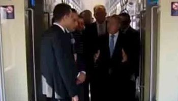 مدبولي يتفقد القطار الكهربائي السريع