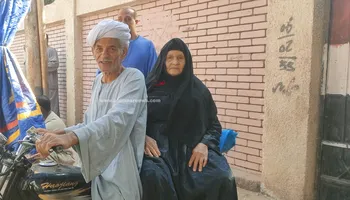 مسنه على موتوسيكل 