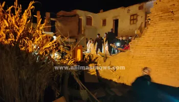 السقف المنهار 