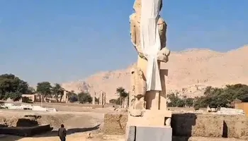 التمثال 